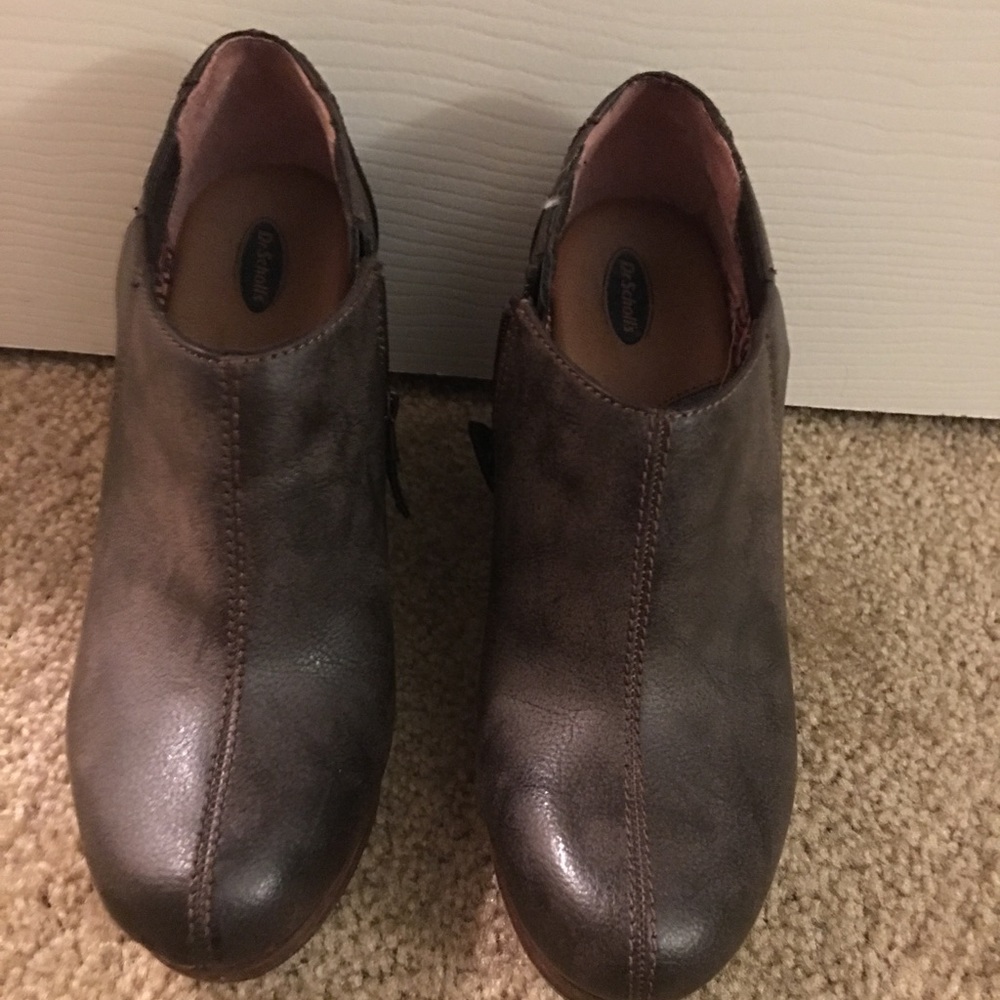 Closed Toe Wedges